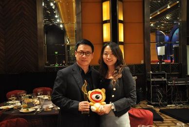 香港設(shè)計大師梁志天與新浪家居記者