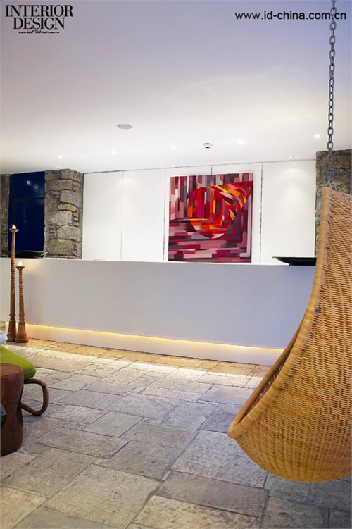 Mykonos Theoxenia前臺區(qū)，極具地域特色的吊椅。