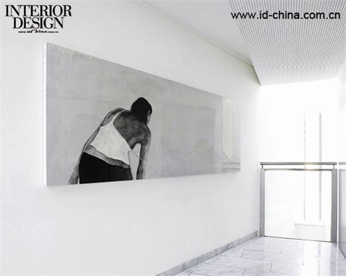 Augarten Hotel室內(nèi)公共空間的藝術(shù)作品，與空間氣氛微妙地配合起來。