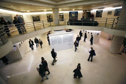 第14屆巴黎攝影展2010年11月盧浮宮舉行  
