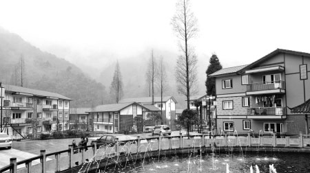 規(guī)劃理念領(lǐng)先建成“最美山村”1