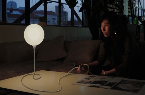 中國(guó)創(chuàng)意“點(diǎn)亮”米蘭設(shè)計(jì)周-The Blo Light，一顆被施了魔法的發(fā)光氣球２