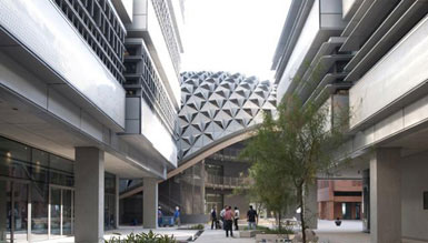 福斯特的阿聯(lián)酋Masdar學院即將完工2