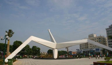 越南河內(nèi)建造“和平鳥(niǎo)”大門(mén)英國(guó)