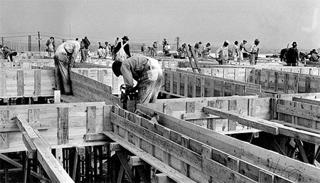 1941年11月,建筑工人在五角大樓的工地上
