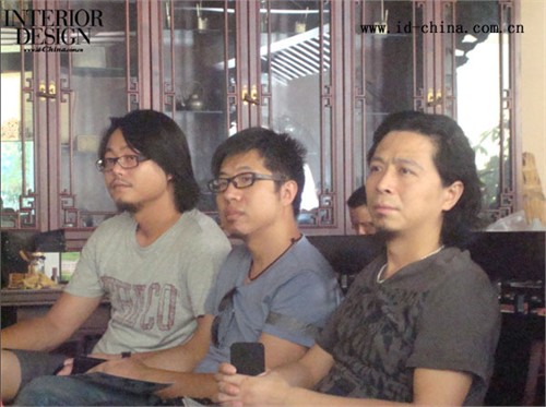 鴻揚(yáng)家裝-陳志斌設(shè)計(jì)工作室首席設(shè)計(jì)師 陳志斌（右一）