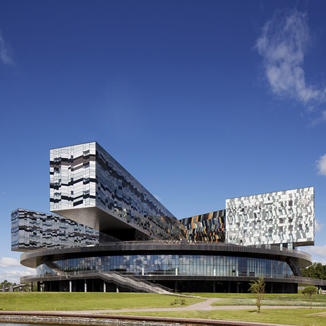 Adjaye Aociates設計的“斯科爾科沃莫斯科管理學院”