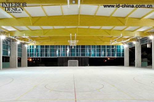 Garmendia Arquitectos設計巴拉卡爾多體育館-2