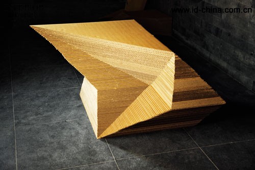 參展瓦楞板藝術(shù)品1號(hào)